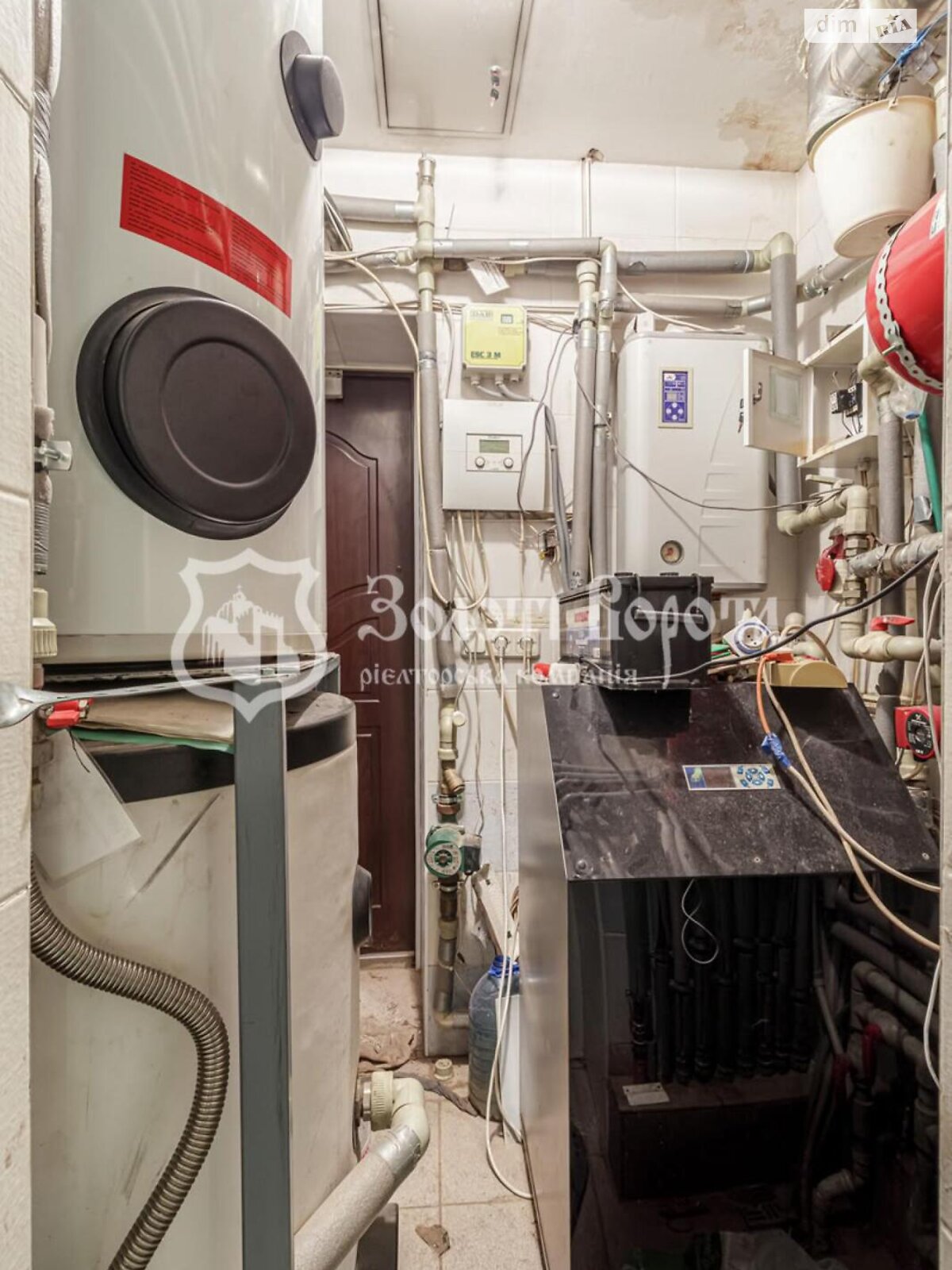 триповерховий будинок, 373.8 кв. м, кирпич. Продаж в Києві, район Святошинський фото 1 триповерховий будинок, 373.8 кв. м, кирпич. Продаж в Києві, район Святошинський фото 1