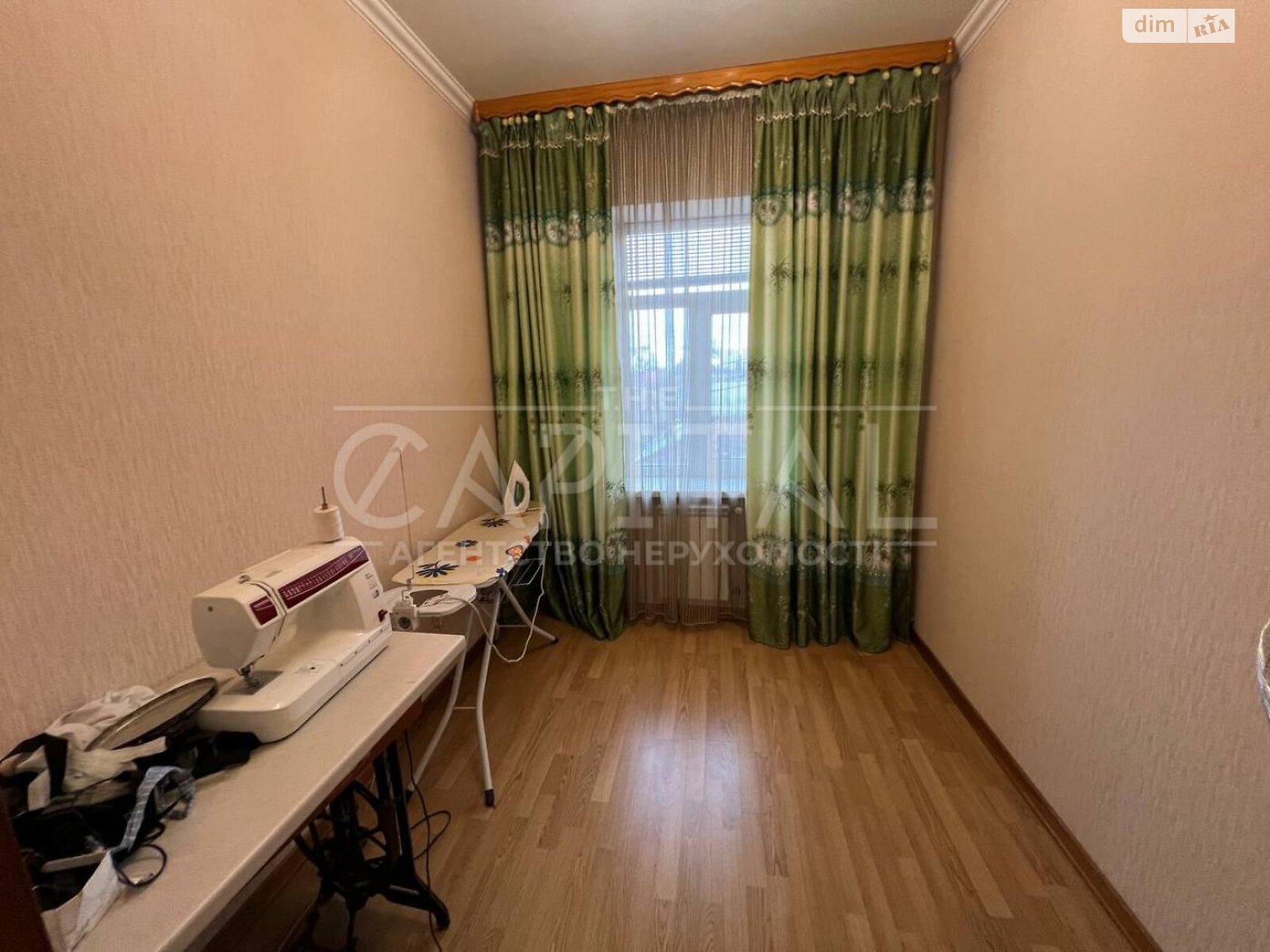 трехэтажный дом с мансардой, 370 кв. м, кирпич. Продажа в Киеве район Троещина фото 1 трехэтажный дом с мансардой, 370 кв. м, кирпич. Продажа в Киеве район Троещина фото 1