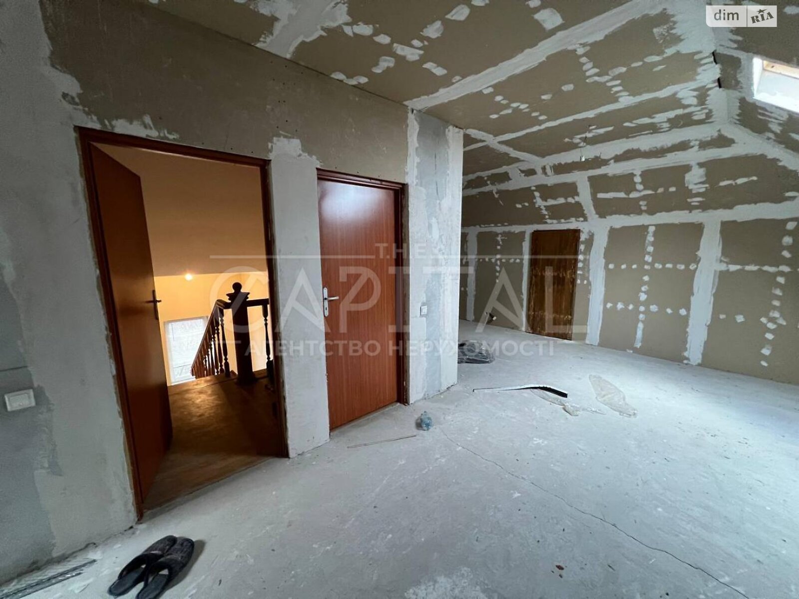 трехэтажный дом с мансардой, 370 кв. м, кирпич. Продажа в Киеве район Троещина фото 1 трехэтажный дом с мансардой, 370 кв. м, кирпич. Продажа в Киеве район Троещина фото 1