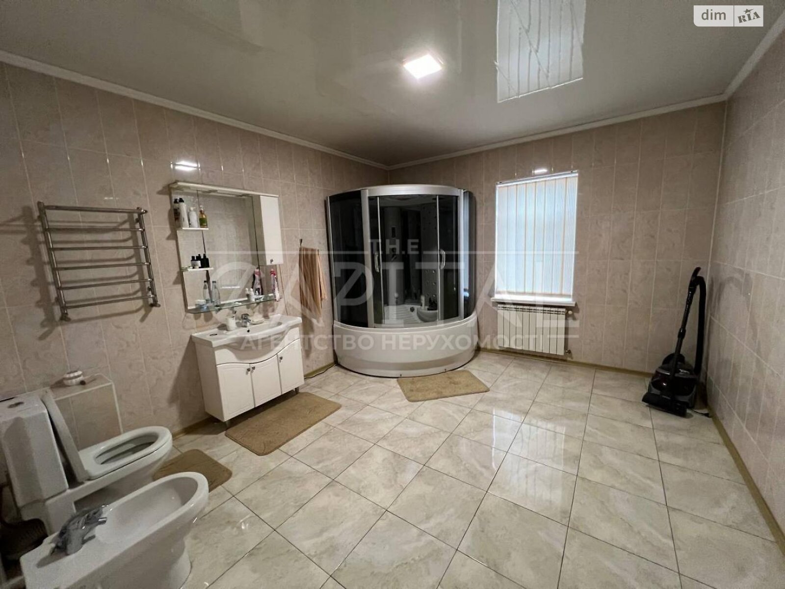 трехэтажный дом с мансардой, 370 кв. м, кирпич. Продажа в Киеве район Троещина фото 1 трехэтажный дом с мансардой, 370 кв. м, кирпич. Продажа в Киеве район Троещина фото 1