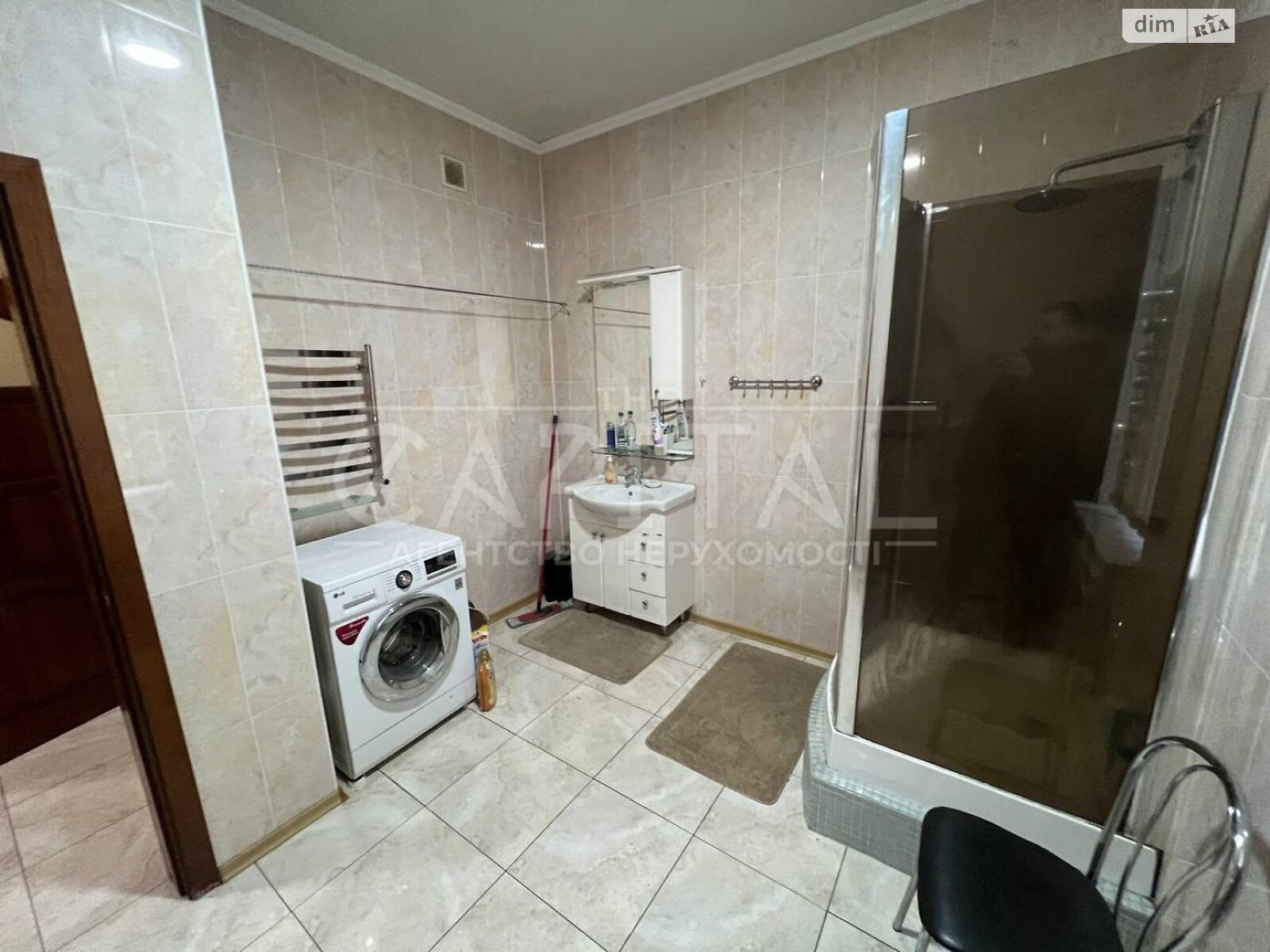 трехэтажный дом с мансардой, 370 кв. м, кирпич. Продажа в Киеве район Троещина фото 1 трехэтажный дом с мансардой, 370 кв. м, кирпич. Продажа в Киеве район Троещина фото 1