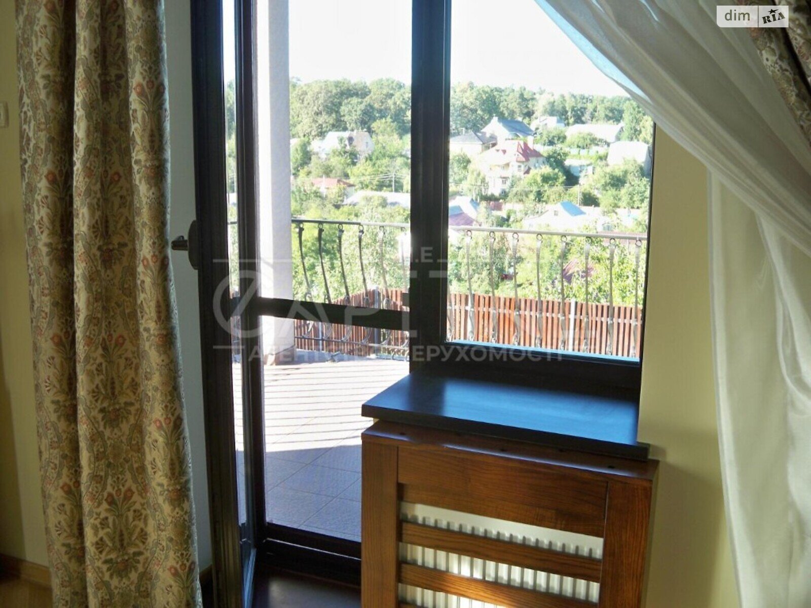 трехэтажный дом, 400 кв. м, кирпич. Продажа в Киеве район Ветряные Горы фото 1 трехэтажный дом, 400 кв. м, кирпич. Продажа в Киеве район Ветряные Горы фото 1