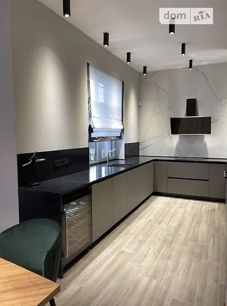 одноэтажный дом с садом, 220 кв. м, кирпич. Продажа в Вишенки (Киевская обл.) фото 1 одноэтажный дом с садом, 220 кв. м, кирпич. Продажа в Вишенки (Киевская обл.) фото 1