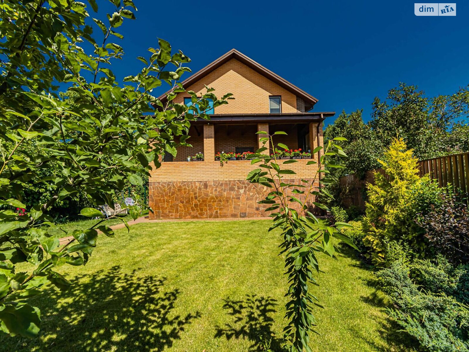 двухэтажный дом с верандой, 195.7 кв. м, кирпич. Продажа в Киеве район Воскресенка фото 1 двухэтажный дом с верандой, 195.7 кв. м, кирпич. Продажа в Киеве район Воскресенка фото 1