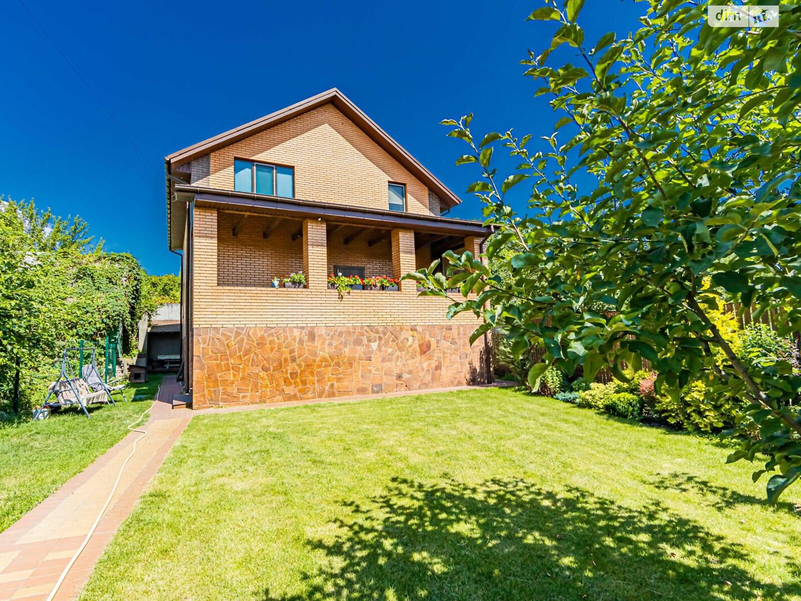 двухэтажный дом с верандой, 195.7 кв. м, кирпич. Продажа в Киеве район Воскресенка фото 1 двухэтажный дом с верандой, 195.7 кв. м, кирпич. Продажа в Киеве район Воскресенка фото 1