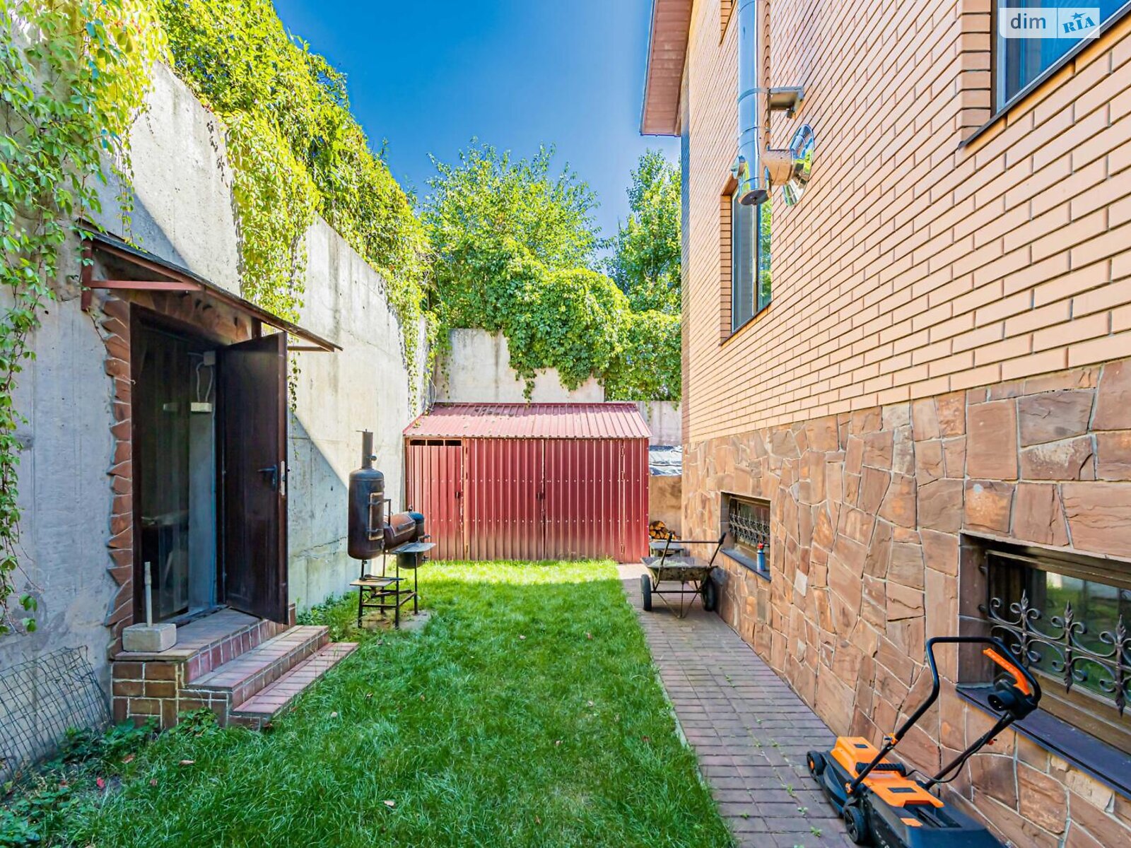 двухэтажный дом с верандой, 195.7 кв. м, кирпич. Продажа в Киеве район Воскресенка фото 1 двухэтажный дом с верандой, 195.7 кв. м, кирпич. Продажа в Киеве район Воскресенка фото 1