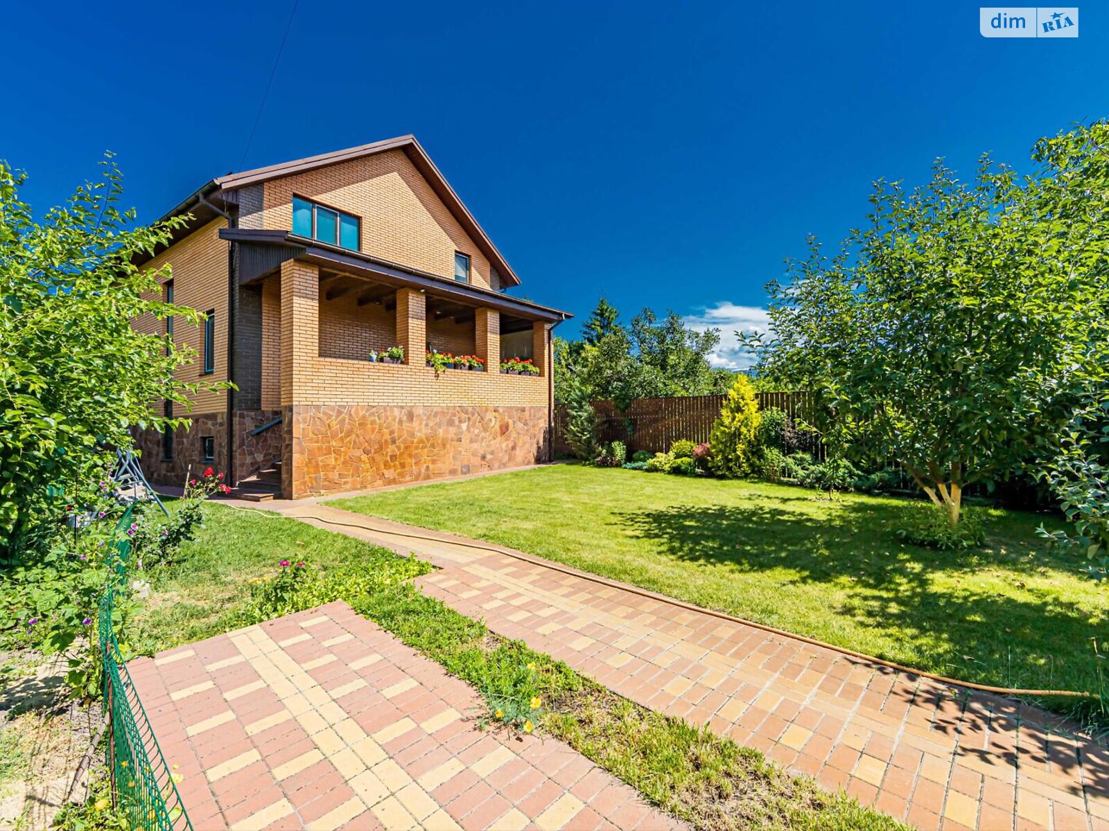 двухэтажный дом с верандой, 195.7 кв. м, кирпич. Продажа в Киеве район Воскресенка фото 1 двухэтажный дом с верандой, 195.7 кв. м, кирпич. Продажа в Киеве район Воскресенка фото 1