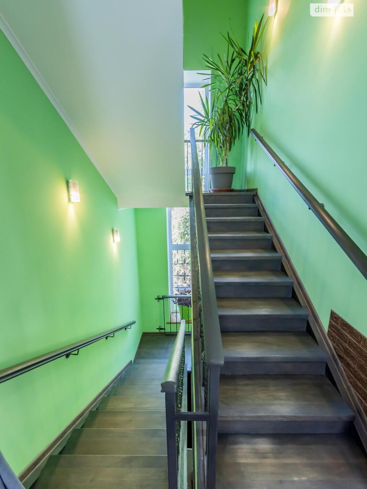 двухэтажный дом с верандой, 195.7 кв. м, кирпич. Продажа в Киеве район Воскресенка фото 1 двухэтажный дом с верандой, 195.7 кв. м, кирпич. Продажа в Киеве район Воскресенка фото 1