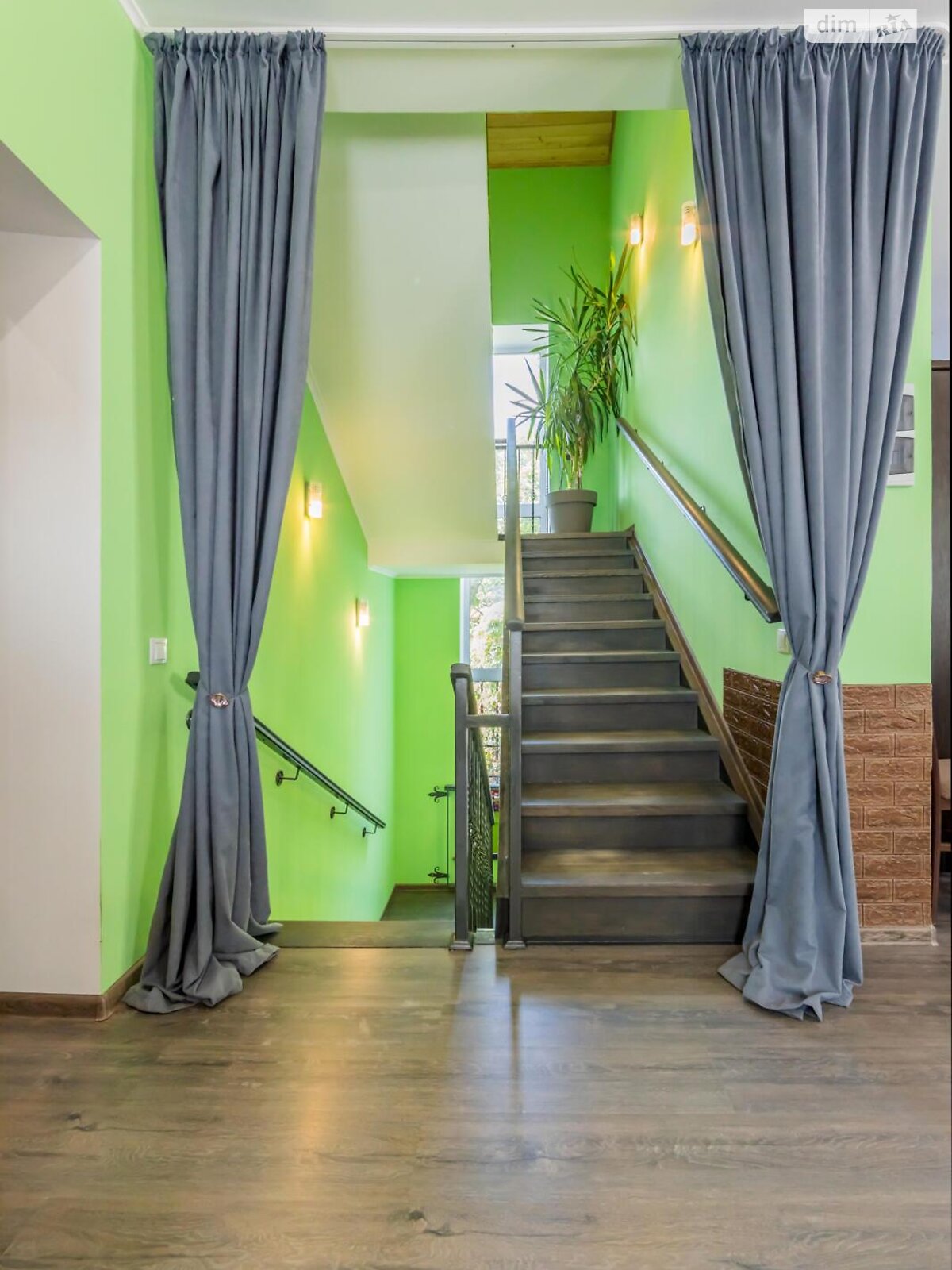 двухэтажный дом с верандой, 195.7 кв. м, кирпич. Продажа в Киеве район Воскресенка фото 1 двухэтажный дом с верандой, 195.7 кв. м, кирпич. Продажа в Киеве район Воскресенка фото 1