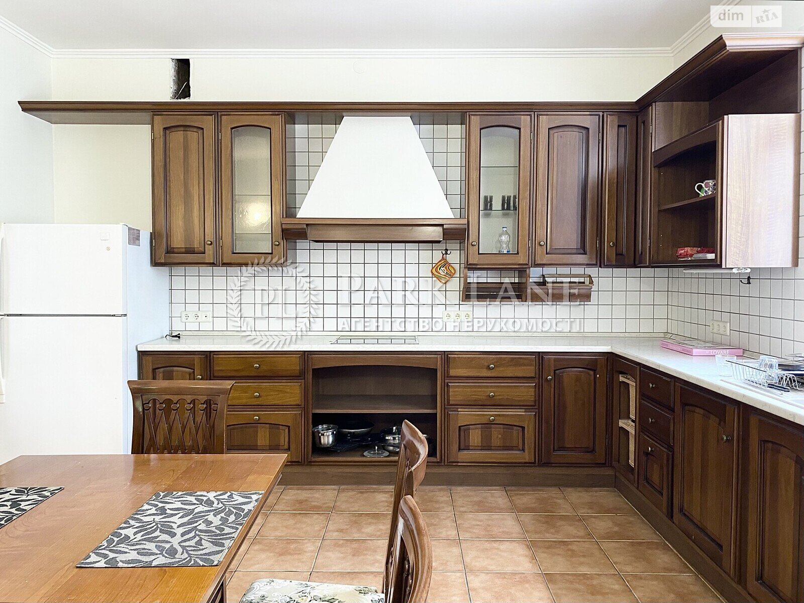 трехэтажный дом беседка, 438.3 кв. м, кирпич. Продажа в Киеве фото 1 трехэтажный дом беседка, 438.3 кв. м, кирпич. Продажа в Киеве фото 1