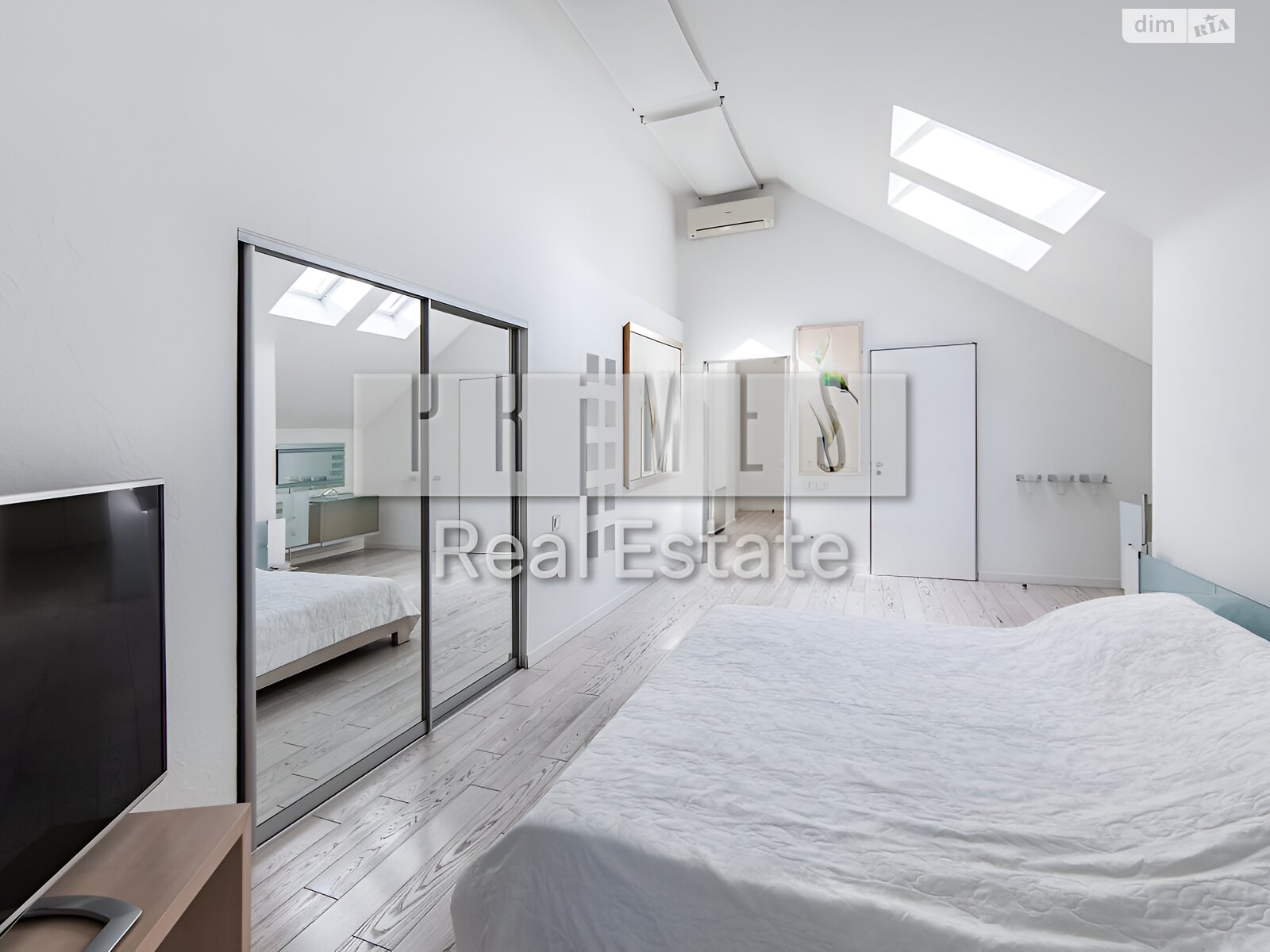 трехэтажный дом с верандой, 386.8 кв. м, кирпич. Продажа в Киеве фото 1 трехэтажный дом с верандой, 386.8 кв. м, кирпич. Продажа в Киеве фото 1