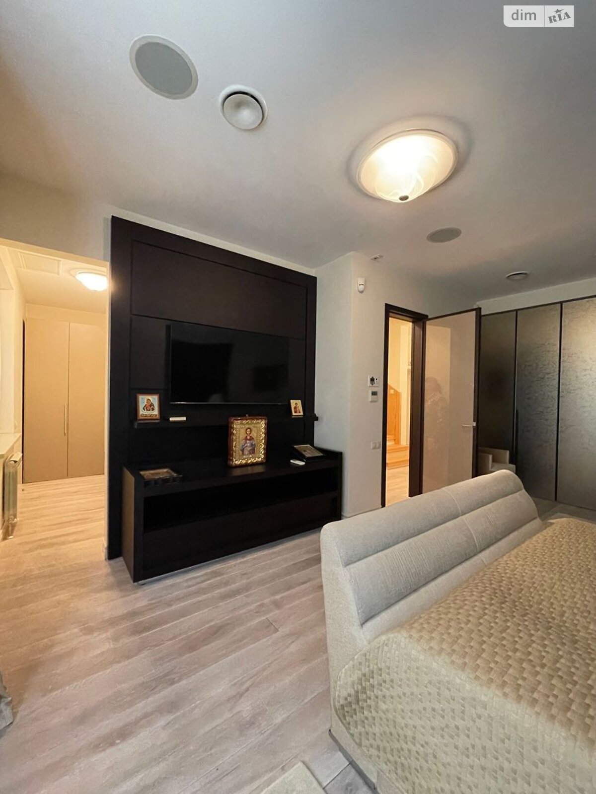 четырехэтажный дом с отоплением, 425.1 кв. м, кирпич. Продажа в Киеве район Зверинец фото 1 четырехэтажный дом с отоплением, 425.1 кв. м, кирпич. Продажа в Киеве район Зверинец фото 1