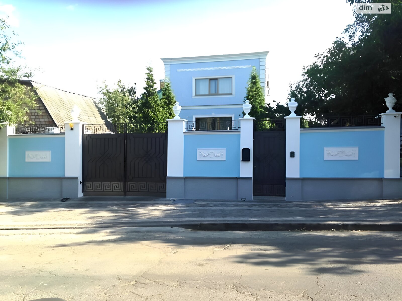триповерховий будинок з балконом, 460 кв. м, кирпич. Продаж в Києві, район Печерський фото 1 триповерховий будинок з балконом, 460 кв. м, кирпич. Продаж в Києві, район Печерський фото 1