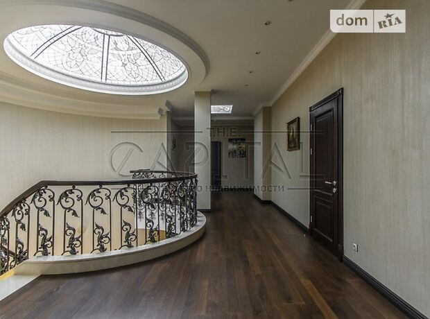 трехэтажный дом, 2400 кв. м, кирпич. Продажа в Киеве фото 1 трехэтажный дом, 2400 кв. м, кирпич. Продажа в Киеве фото 1