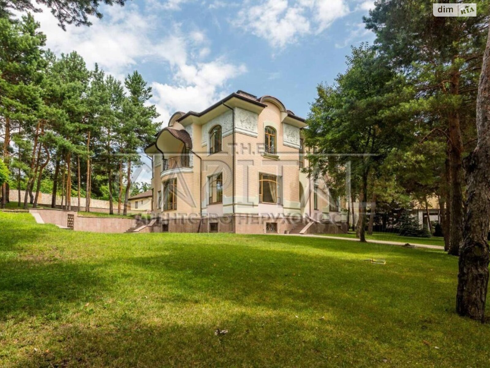 двухэтажный дом веранда, 800 кв. м, кирпич. Продажа в Киеве фото 1