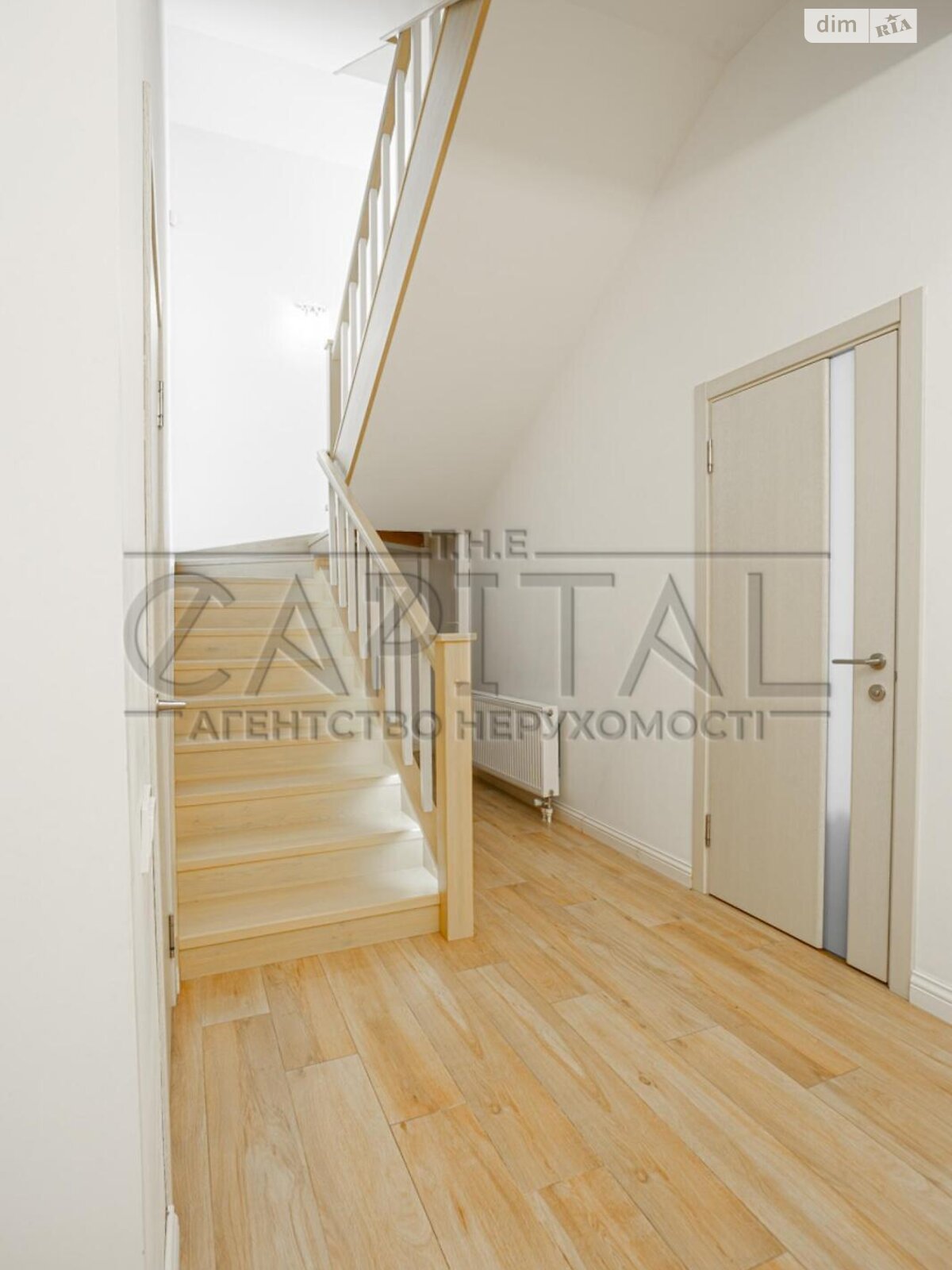 двоповерховий будинок з гаражем, 270 кв. м, цегла. Продаж у Києві фото 1 двоповерховий будинок з гаражем, 270 кв. м, цегла. Продаж у Києві фото 1