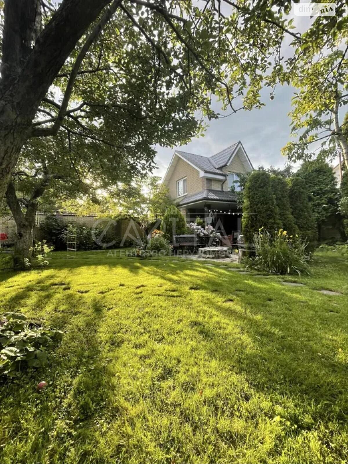 трехэтажный дом с гаражом, 430 кв. м, кирпич. Продажа в Киеве фото 1