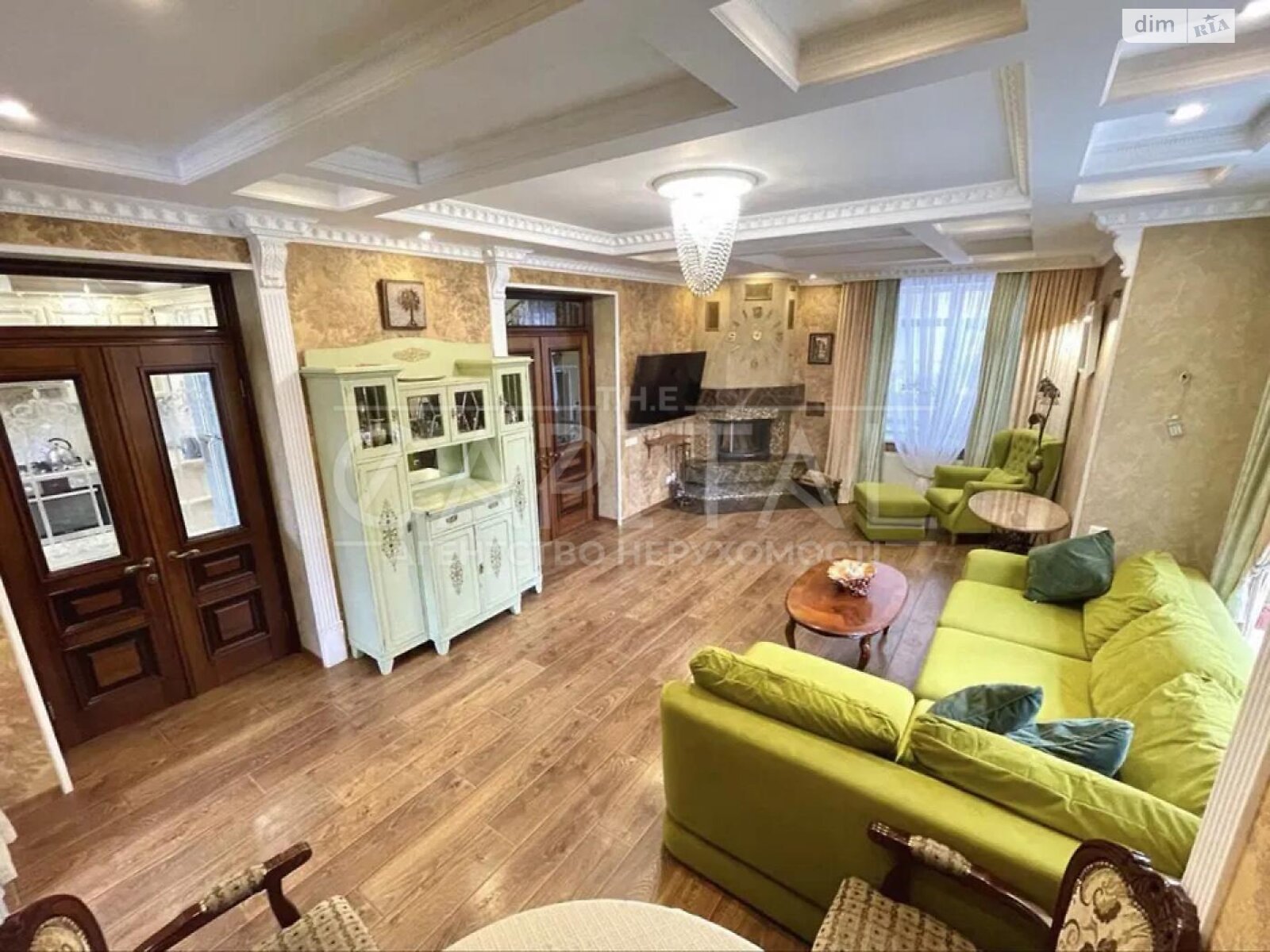 трехэтажный дом с гаражом, 430 кв. м, кирпич. Продажа в Киеве фото 1