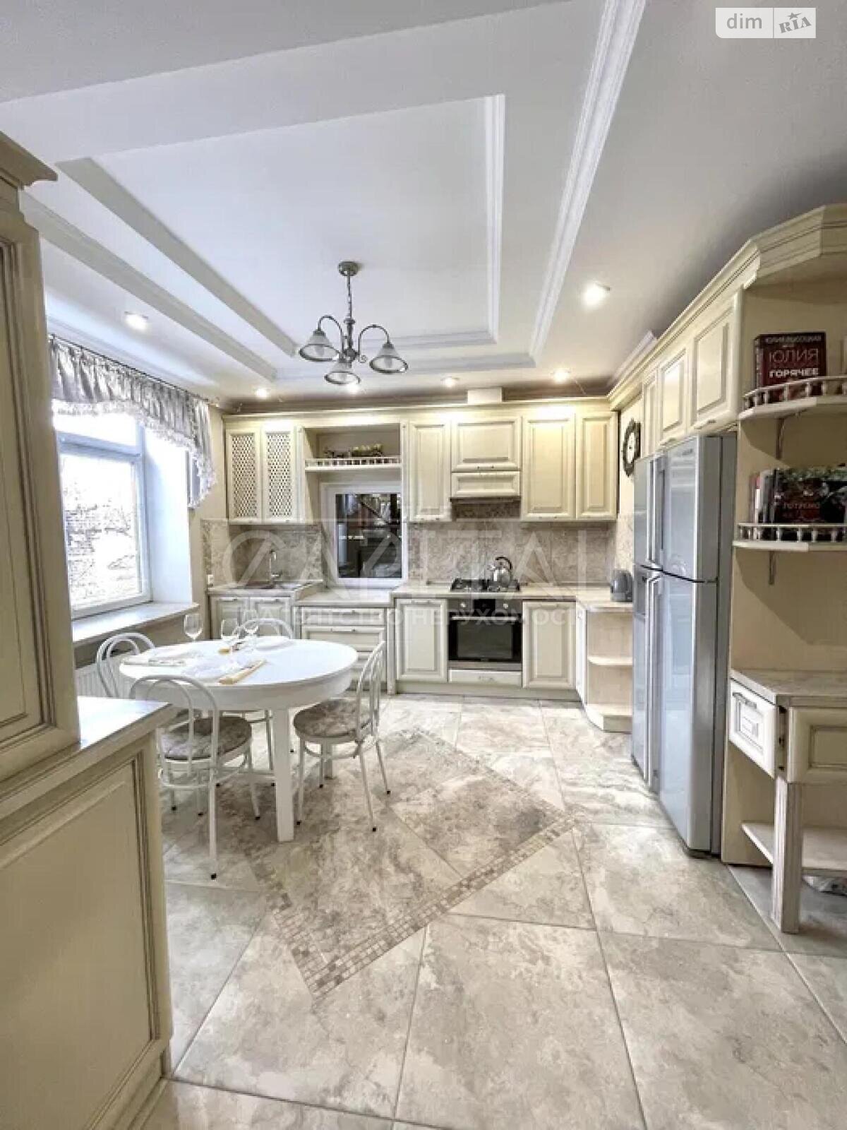 трехэтажный дом с гаражом, 430 кв. м, кирпич. Продажа в Киеве фото 1