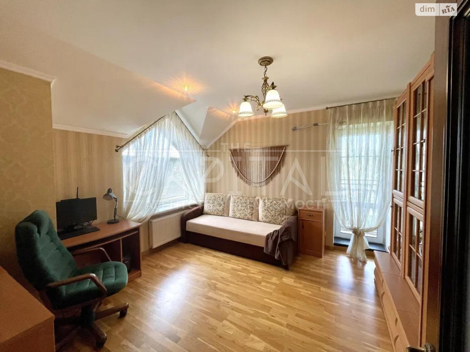 трехэтажный дом с гаражом, 430 кв. м, кирпич. Продажа в Киеве фото 1