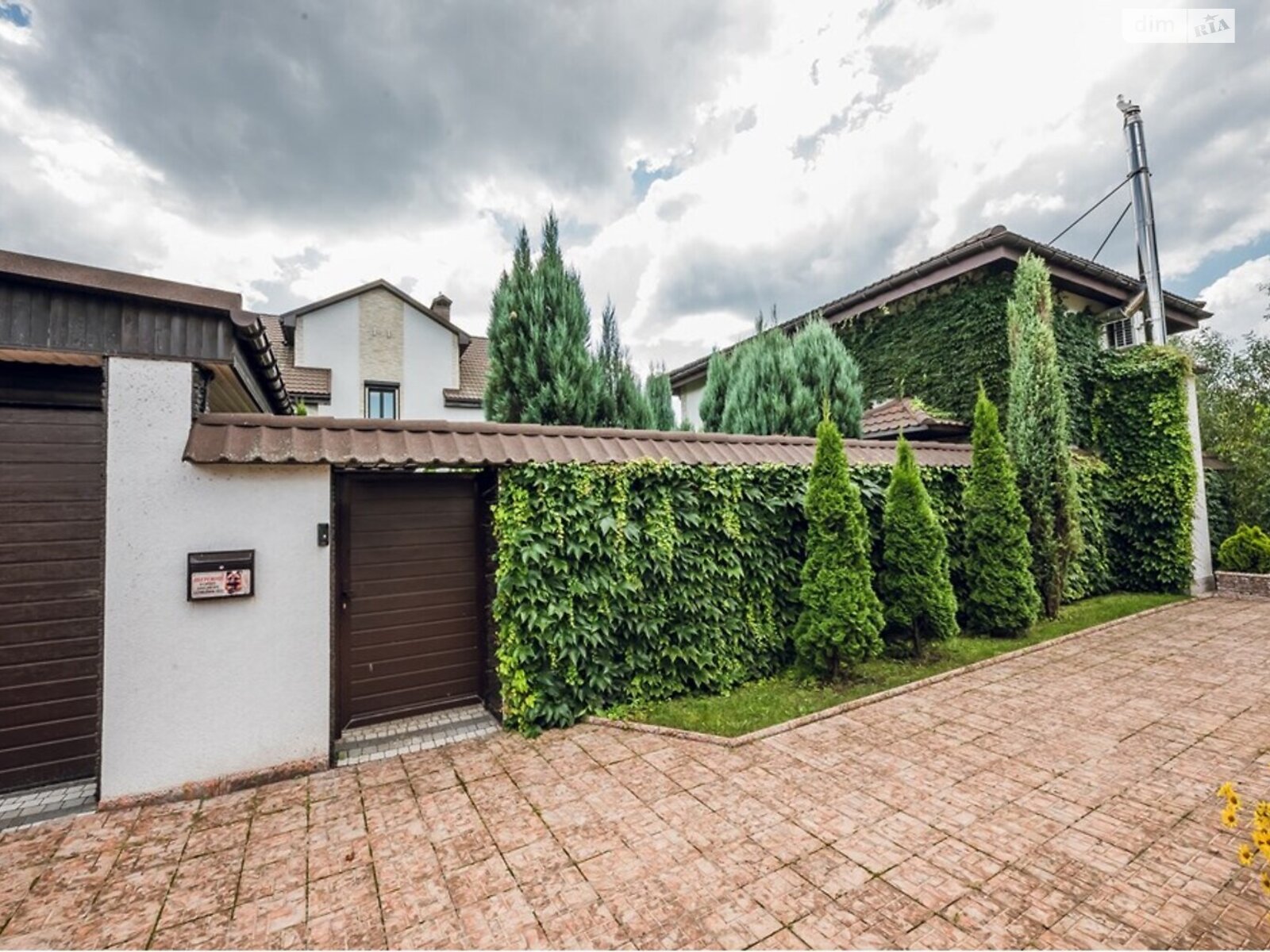 двоповерховий будинок, 400 кв. м, цегла. Продаж у Києві фото 1 двоповерховий будинок, 400 кв. м, цегла. Продаж у Києві фото 1