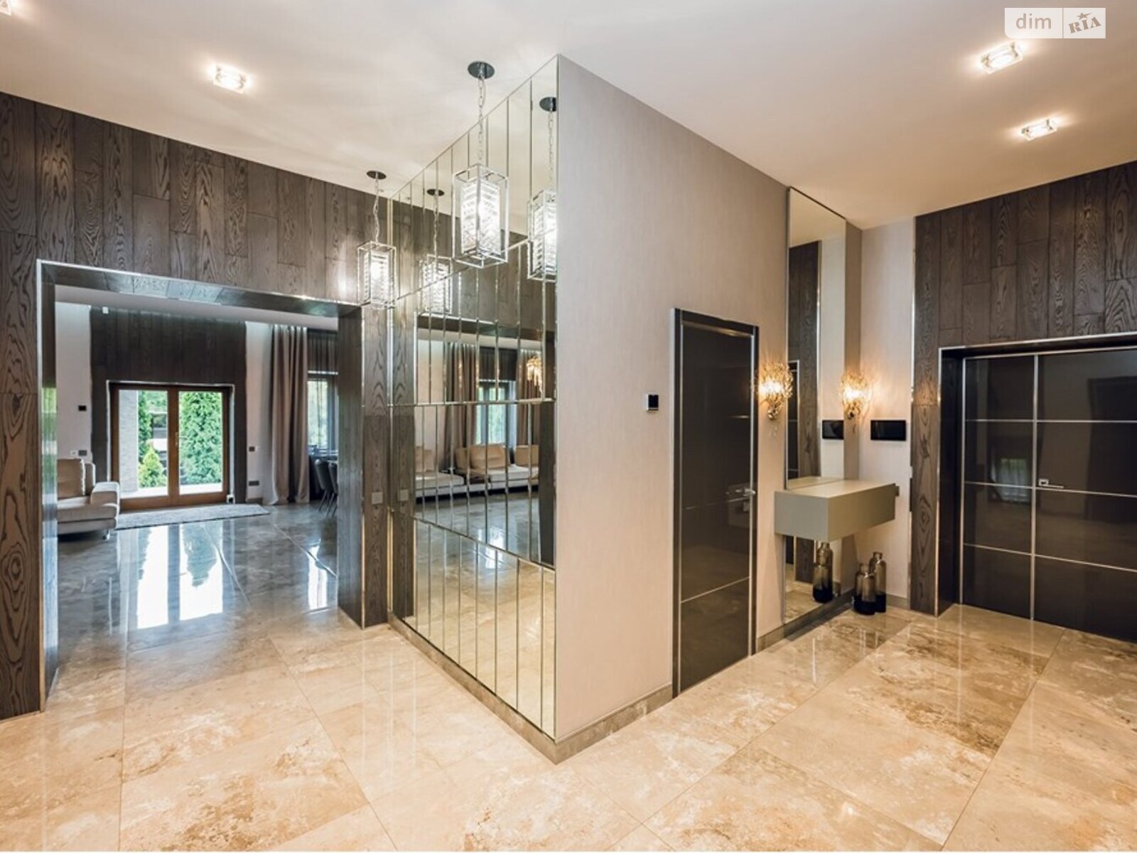 двоповерховий будинок, 400 кв. м, цегла. Продаж у Києві фото 1 двоповерховий будинок, 400 кв. м, цегла. Продаж у Києві фото 1