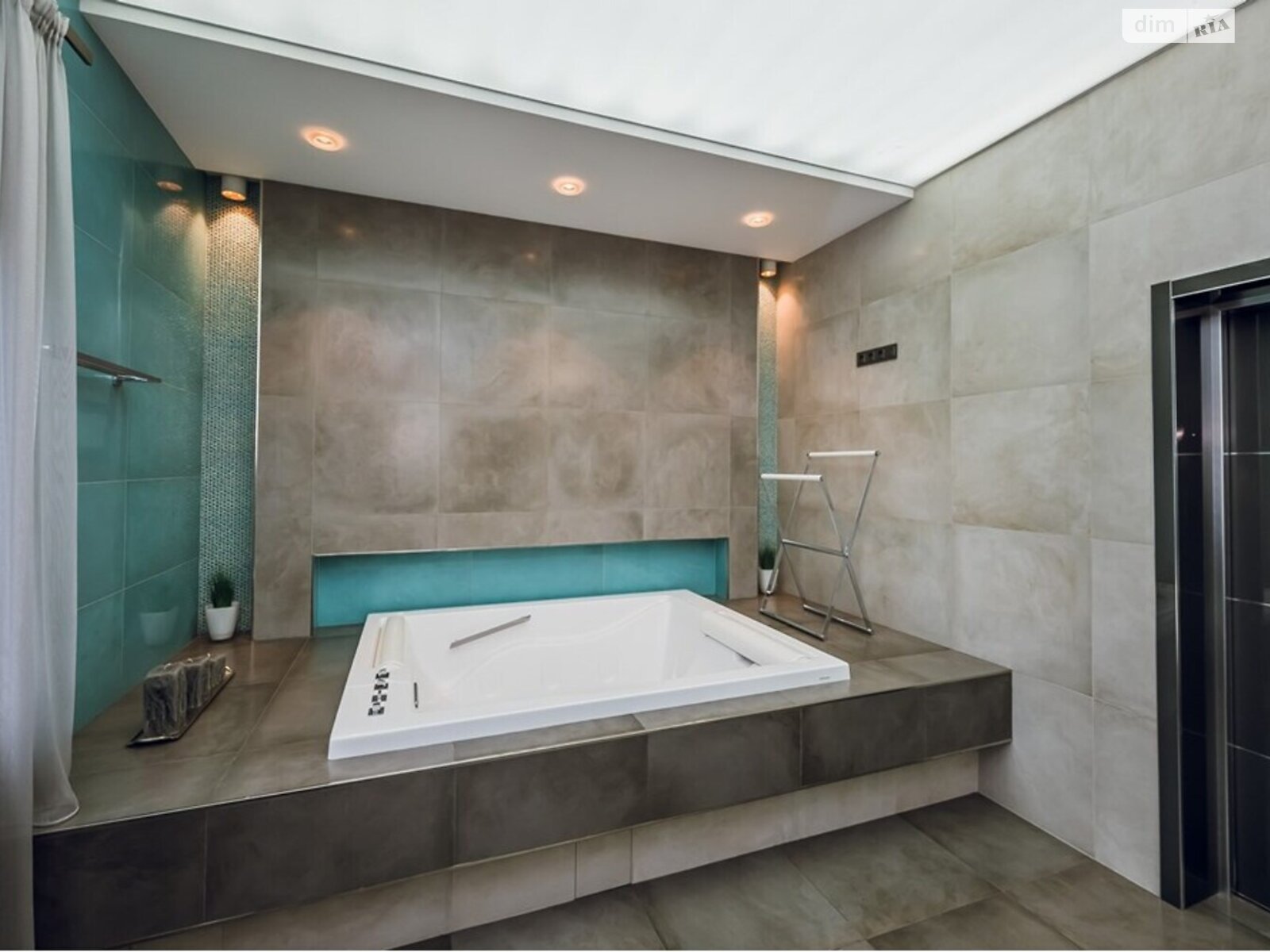 двоповерховий будинок, 400 кв. м, цегла. Продаж у Києві фото 1 двоповерховий будинок, 400 кв. м, цегла. Продаж у Києві фото 1