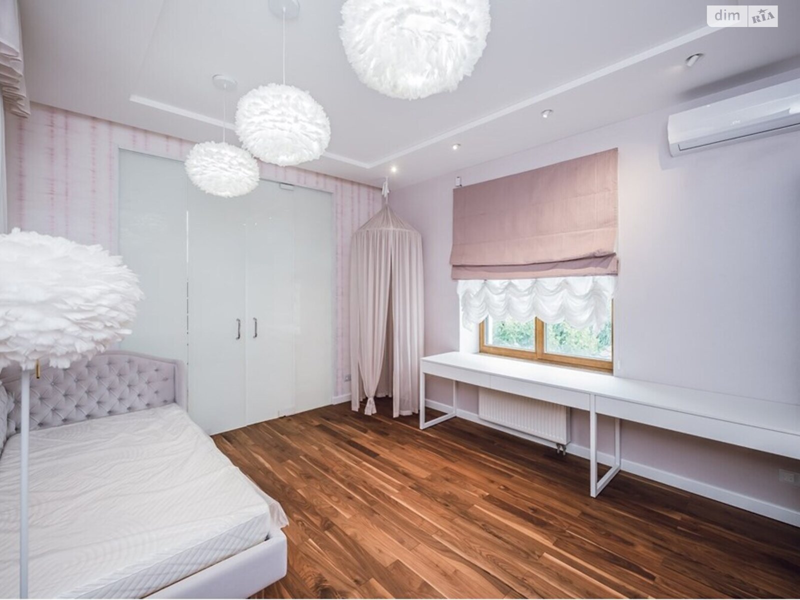 двоповерховий будинок, 400 кв. м, цегла. Продаж у Києві фото 1 двоповерховий будинок, 400 кв. м, цегла. Продаж у Києві фото 1