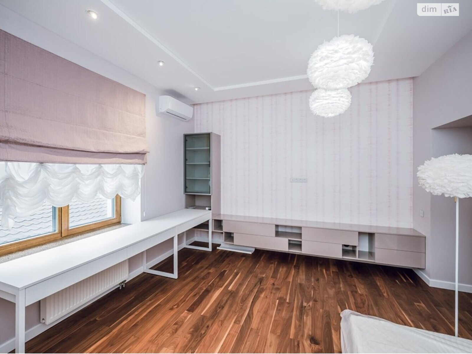 двоповерховий будинок, 400 кв. м, цегла. Продаж у Києві фото 1 двоповерховий будинок, 400 кв. м, цегла. Продаж у Києві фото 1