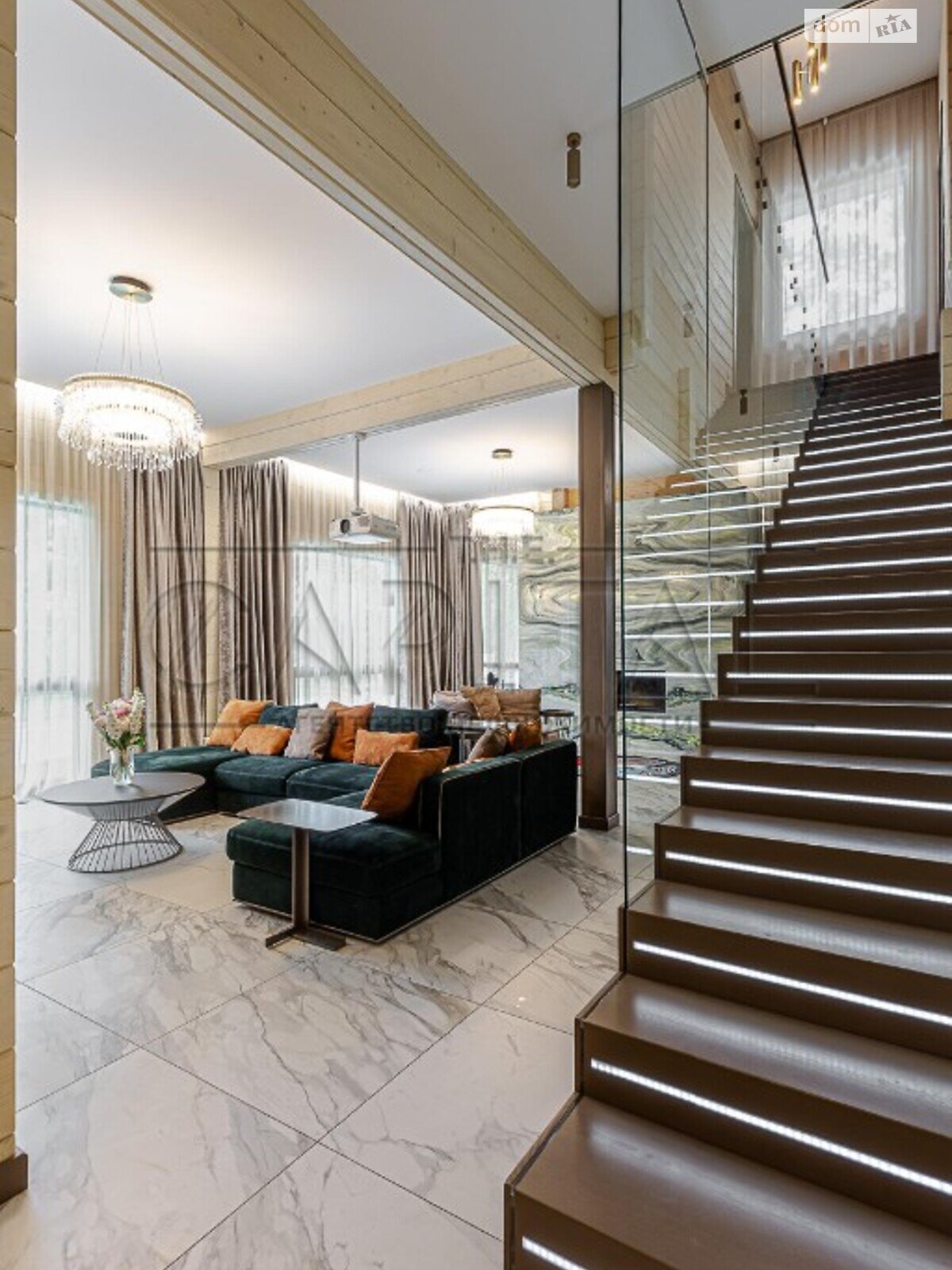 двоповерховий будинок, 300 кв. м, цегла. Продаж у Боярці фото 1 двоповерховий будинок, 300 кв. м, цегла. Продаж у Боярці фото 1