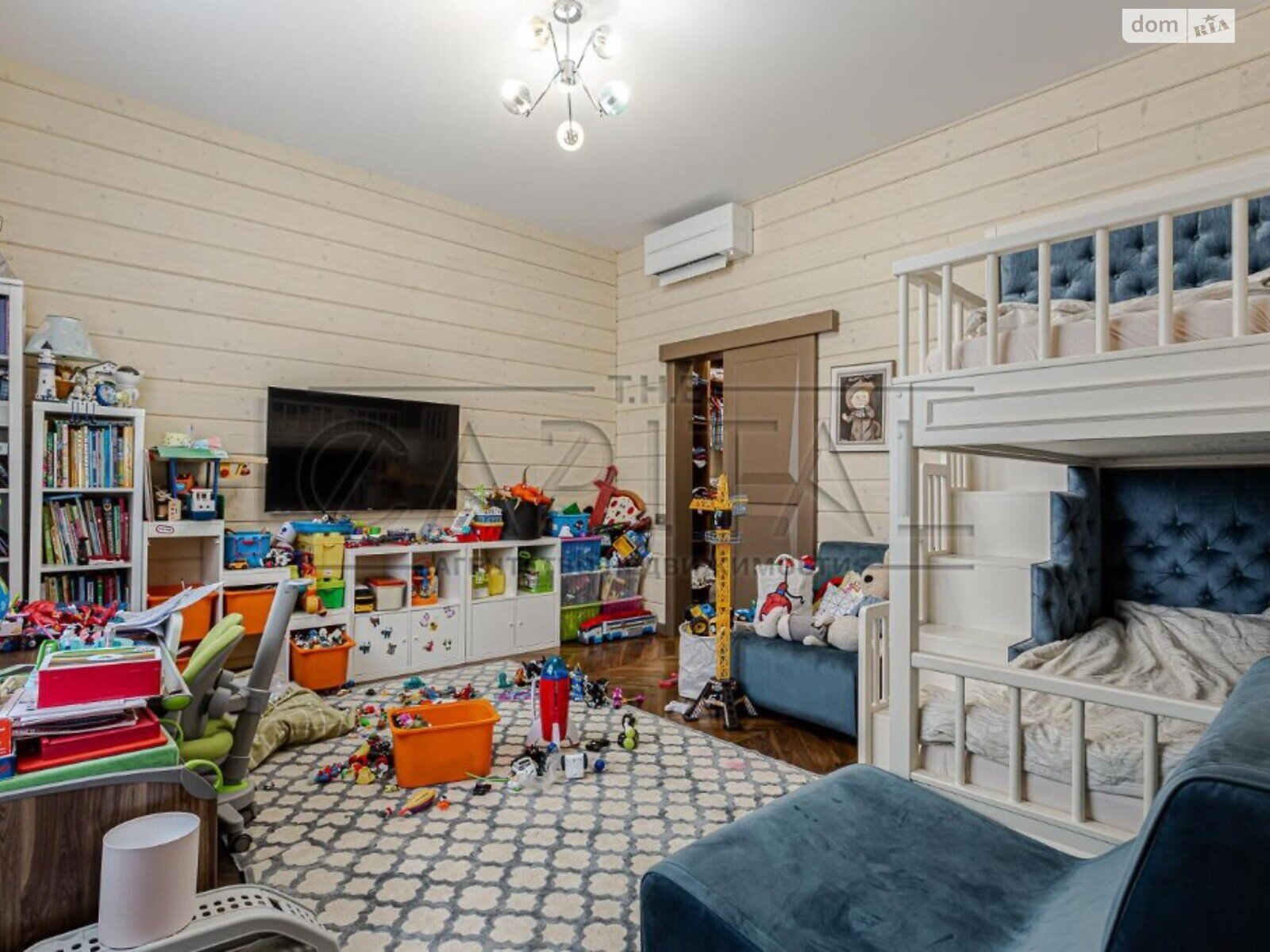 двоповерховий будинок, 300 кв. м, цегла. Продаж у Боярці фото 1 двоповерховий будинок, 300 кв. м, цегла. Продаж у Боярці фото 1