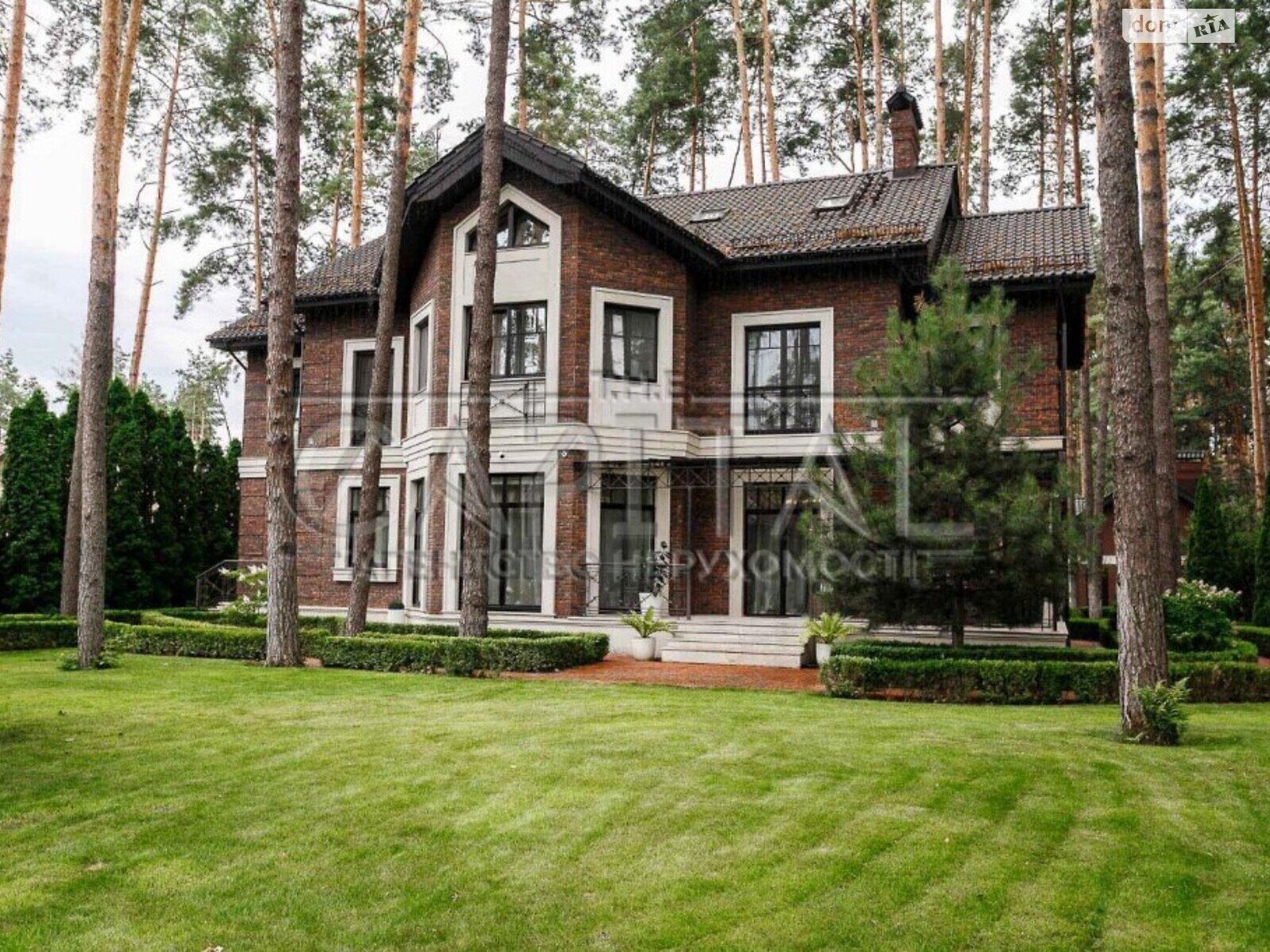 трехэтажный дом с гаражом, 800 кв. м, кирпич. Продажа в Буче район Буча фото 1