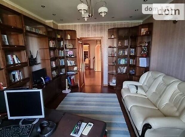 двухэтажный дом с камином, 302 кв. м, кирпич. Продажа в Чайках (Киевская обл.) фото 1