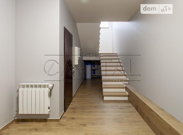 трехэтажный дом с камином, 230 кв. м, кирпич. Продажа в Чайках (Киевская обл.) фото 1 трехэтажный дом с камином, 230 кв. м, кирпич. Продажа в Чайках (Киевская обл.) фото 1