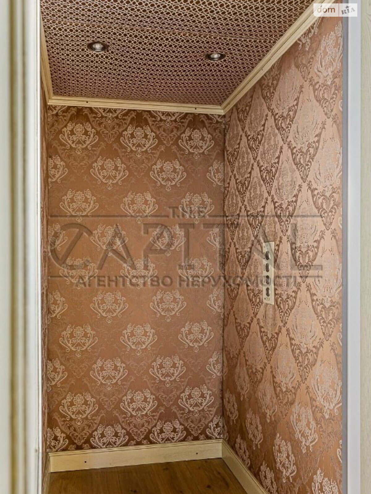 двоповерховий будинок, 314 кв. м, цегла. Продаж у Дмитрівці фото 1 двоповерховий будинок, 314 кв. м, цегла. Продаж у Дмитрівці фото 1