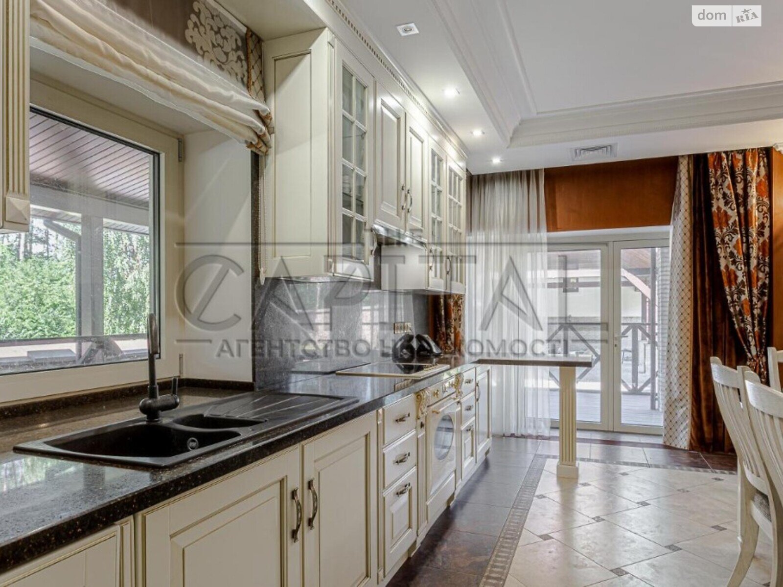 двоповерховий будинок, 314 кв. м, цегла. Продаж у Дмитрівці фото 1 двоповерховий будинок, 314 кв. м, цегла. Продаж у Дмитрівці фото 1