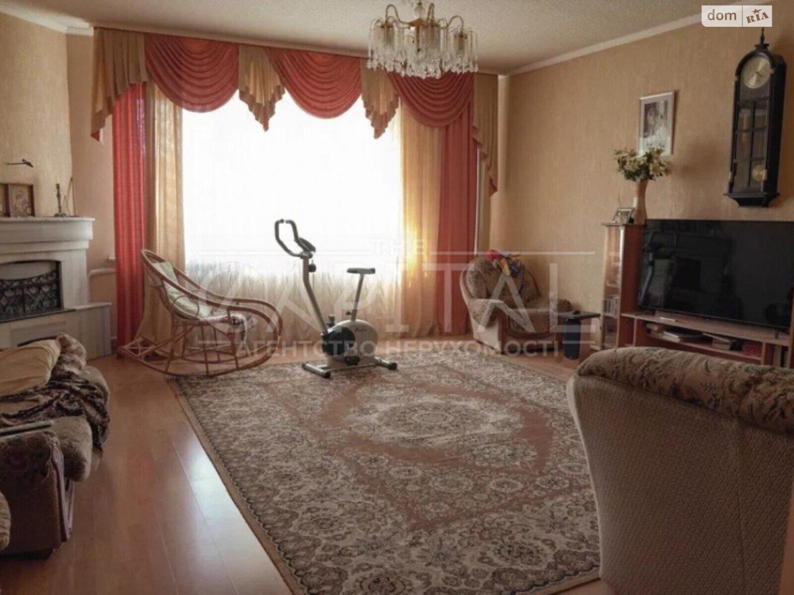 триповерховий будинок, 220 кв. м, цегла. Продаж у Гатне фото 1 триповерховий будинок, 220 кв. м, цегла. Продаж у Гатне фото 1