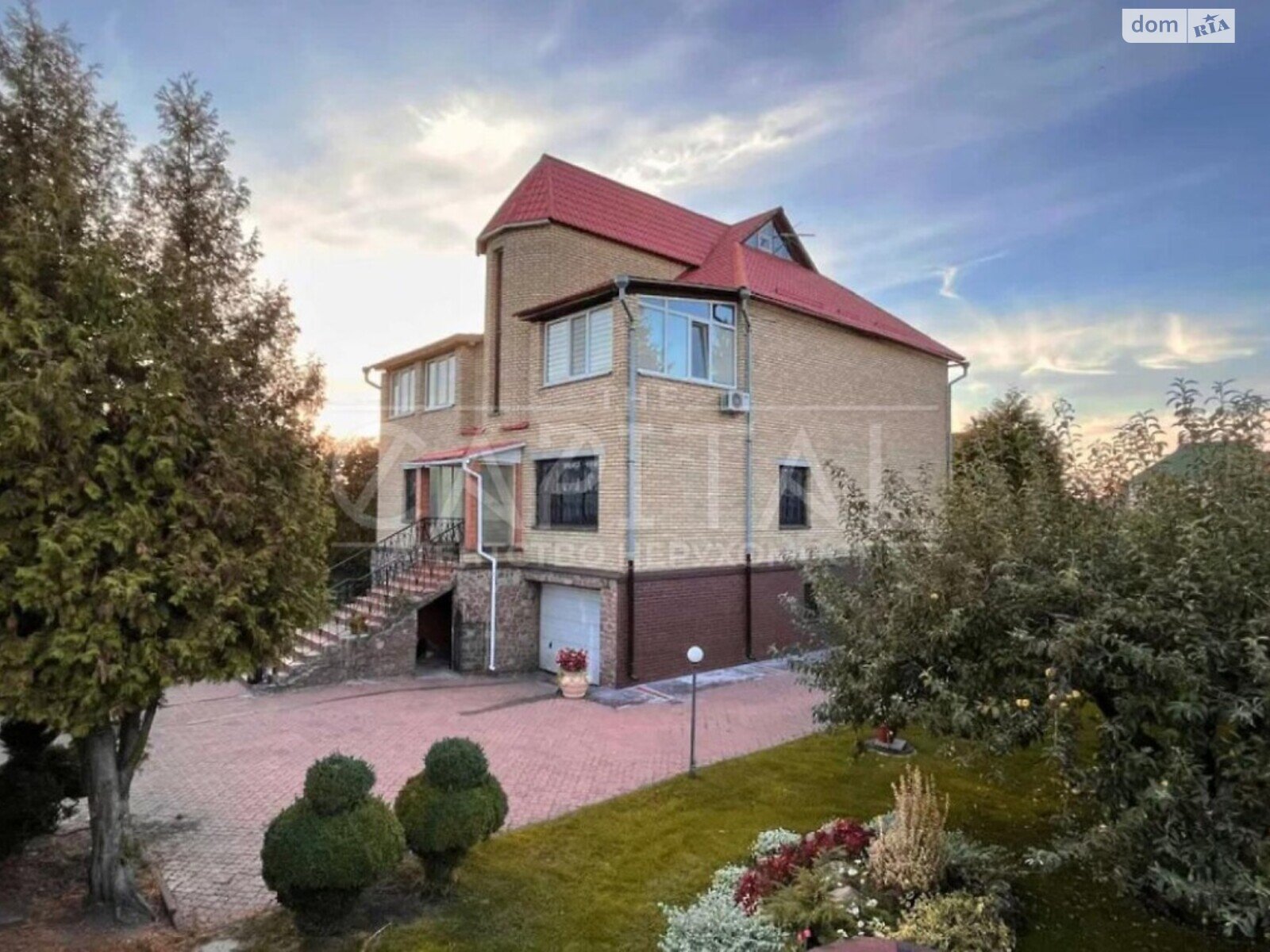 триповерховий будинок, 220 кв. м, цегла. Продаж у Гатне фото 1 триповерховий будинок, 220 кв. м, цегла. Продаж у Гатне фото 1