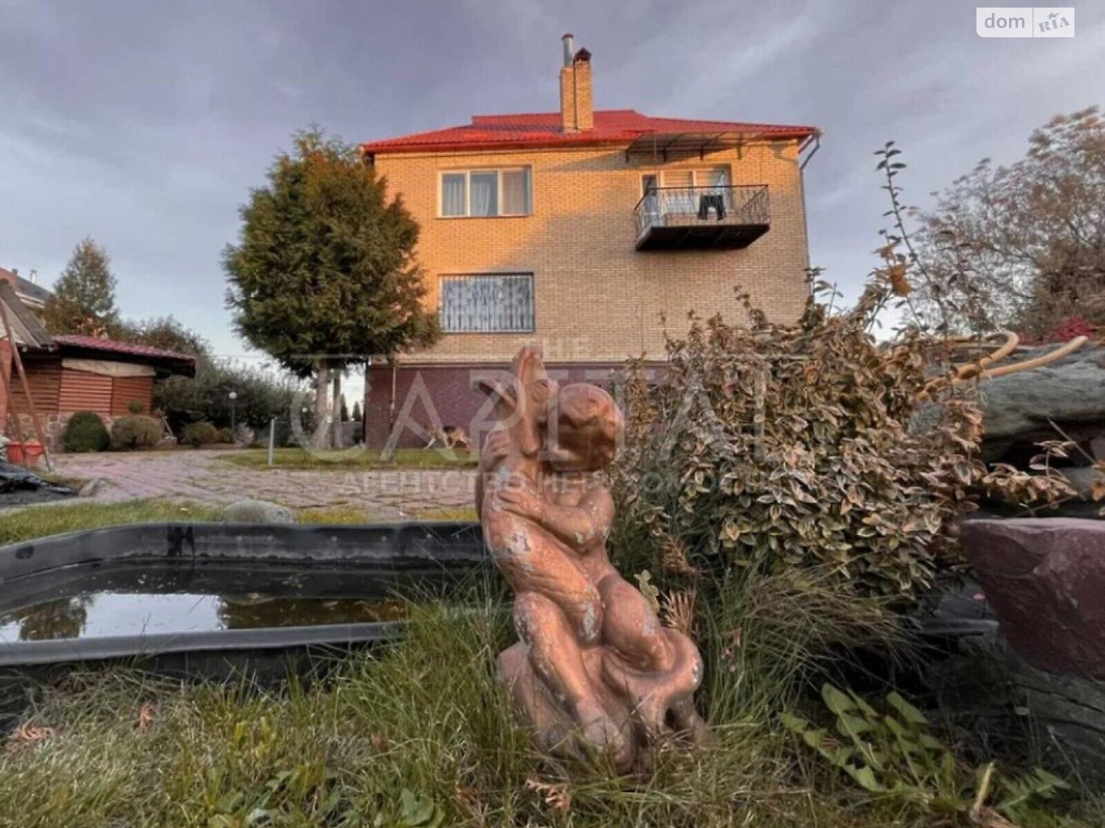 триповерховий будинок, 220 кв. м, цегла. Продаж у Гатне фото 1 триповерховий будинок, 220 кв. м, цегла. Продаж у Гатне фото 1