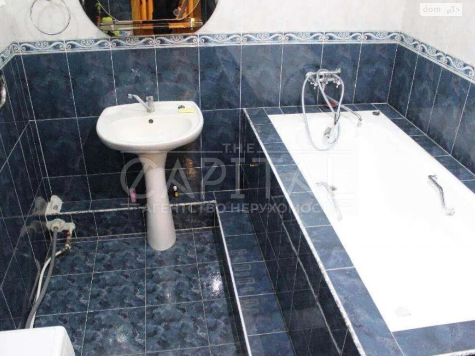 триповерховий будинок, 220 кв. м, цегла. Продаж у Гатне фото 1 триповерховий будинок, 220 кв. м, цегла. Продаж у Гатне фото 1