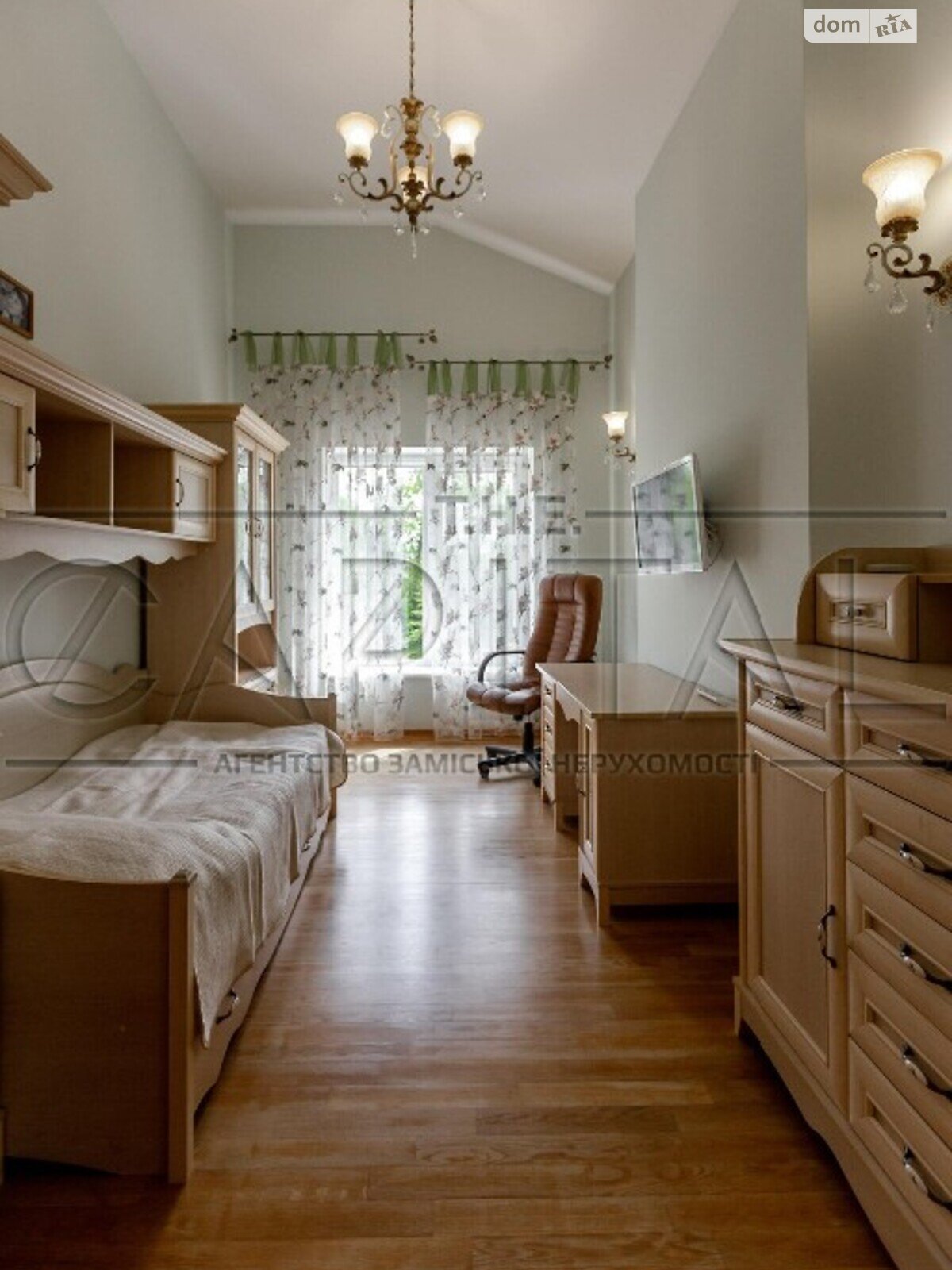 двухэтажный дом, 280 кв. м, кирпич. Продажа в Горбовичах фото 1