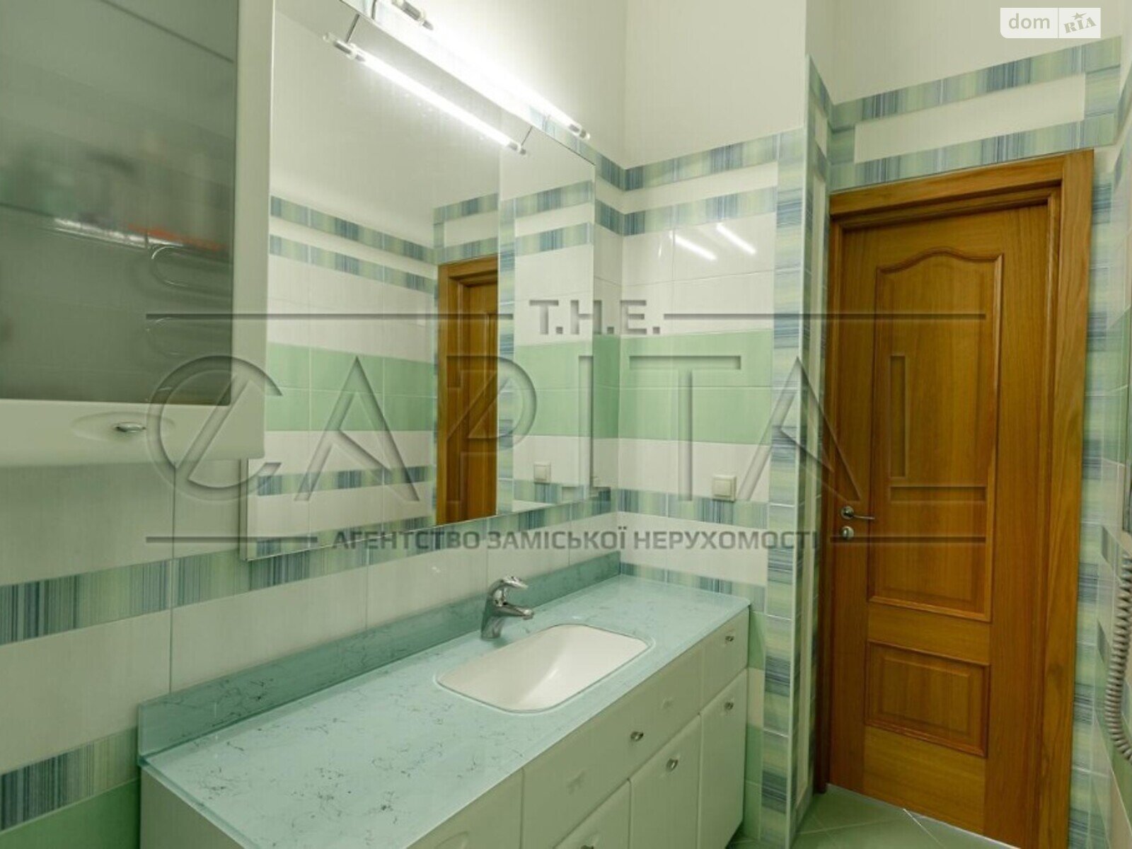 двухэтажный дом с отоплением, 350 кв. м, кирпич. Продажа в Горбовичах фото 1 двухэтажный дом с отоплением, 350 кв. м, кирпич. Продажа в Горбовичах фото 1