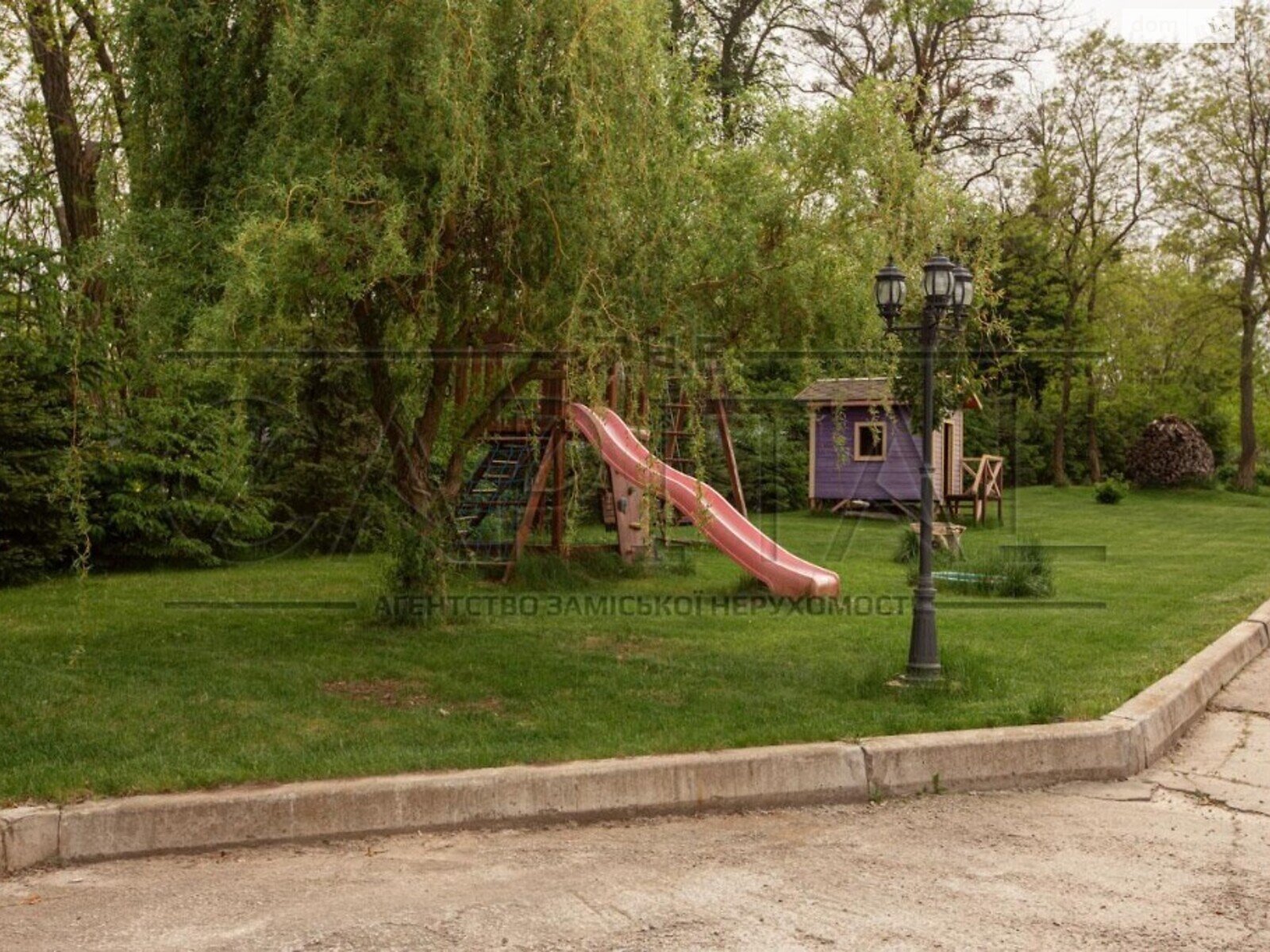 двухэтажный дом с отоплением, 350 кв. м, кирпич. Продажа в Горбовичах фото 1 двухэтажный дом с отоплением, 350 кв. м, кирпич. Продажа в Горбовичах фото 1