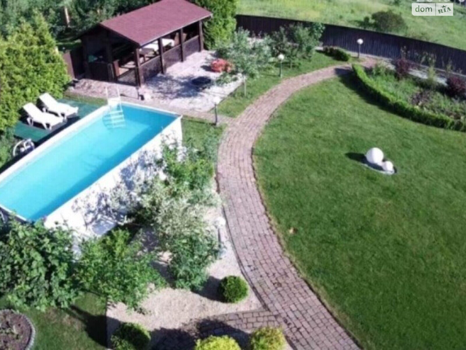 двухэтажный дом с отоплением, 350 кв. м, кирпич. Продажа в Горбовичах фото 1 двухэтажный дом с отоплением, 350 кв. м, кирпич. Продажа в Горбовичах фото 1