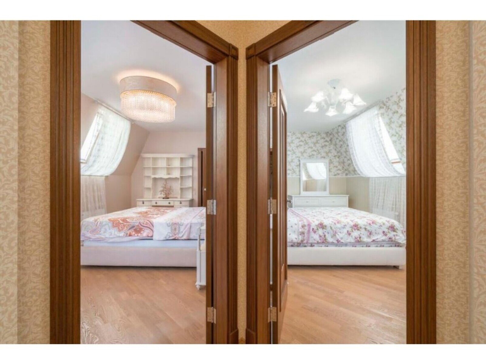 двухэтажный дом, 930 кв. м, кирпич. Продажа в Горбовичах фото 1