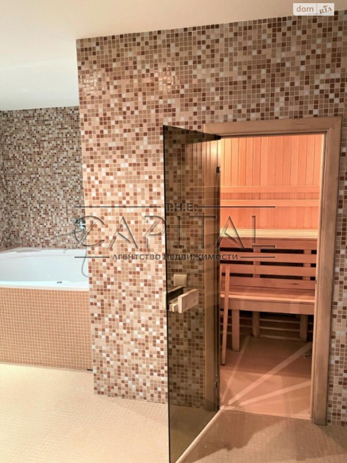 трехэтажный дом с ремонтом, 362 кв. м, кирпич. Продажа в Гореничах фото 1 трехэтажный дом с ремонтом, 362 кв. м, кирпич. Продажа в Гореничах фото 1