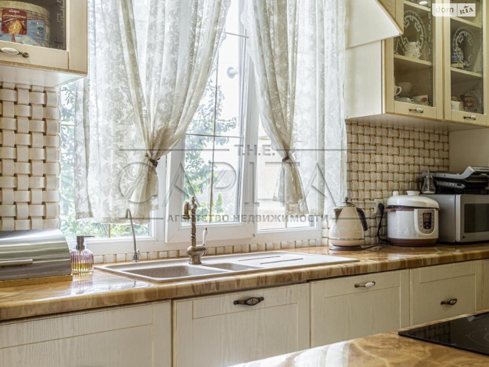 двоповерховий будинок з верандою, 352 кв. м, цегла. Продаж у Гореничах фото 1 двоповерховий будинок з верандою, 352 кв. м, цегла. Продаж у Гореничах фото 1