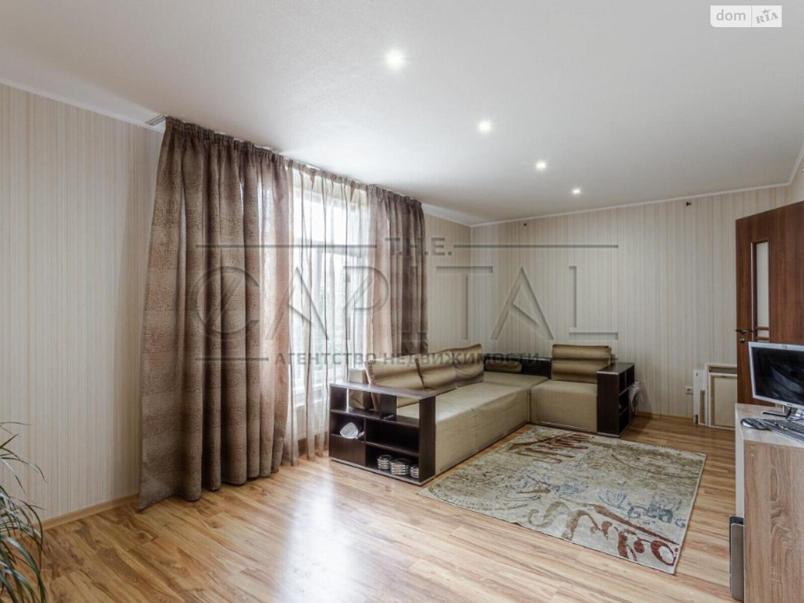двоповерховий будинок з верандою, 352 кв. м, цегла. Продаж у Гореничах фото 1 двоповерховий будинок з верандою, 352 кв. м, цегла. Продаж у Гореничах фото 1
