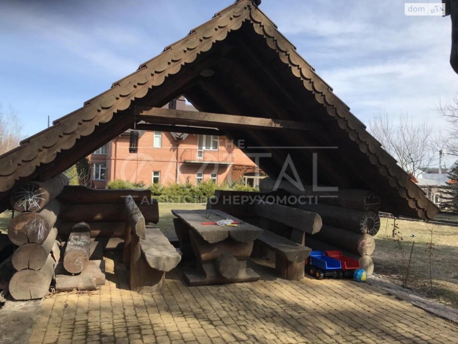 триповерховий будинок, 480 кв. м, цегла. Продаж у Горенці фото 1 триповерховий будинок, 480 кв. м, цегла. Продаж у Горенці фото 1