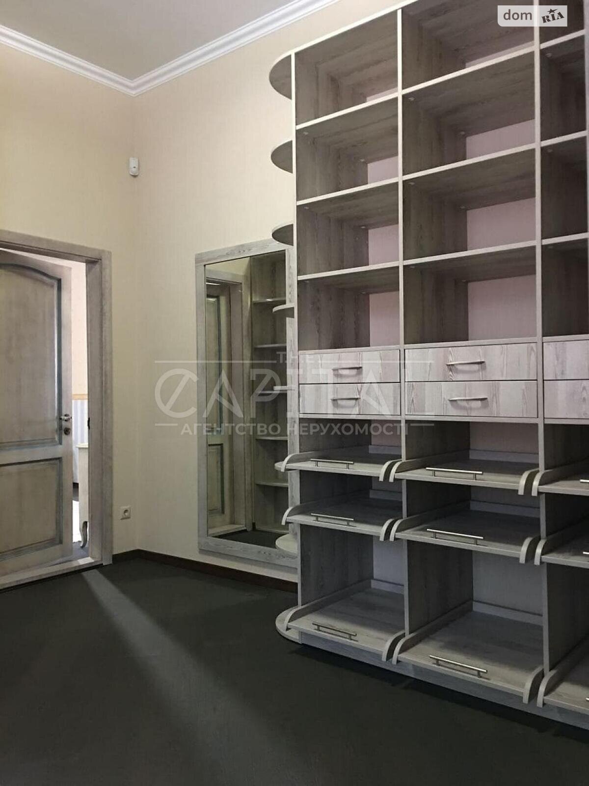 двухэтажный дом, 1039 кв. м, кирпич. Продажа в Горенке фото 1